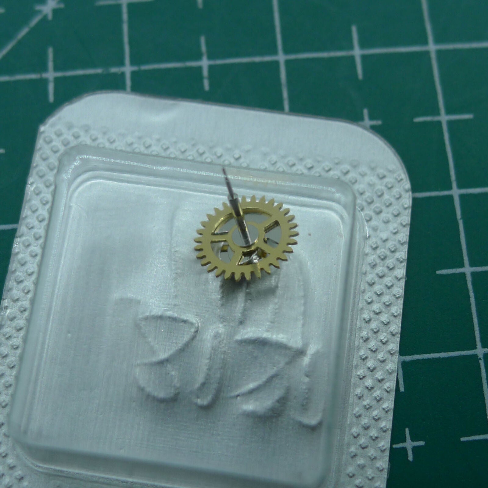 Wholesale Ref.8020 ETA 7750 spare minute counting wheel, precise 30 min watch accessory for accurate timekeeping.