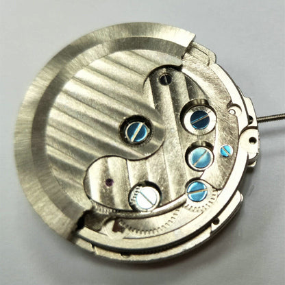 Shanghai brand automatic watch featuring mechanical 2L30 movement with second timezone display at 12 o'clock.