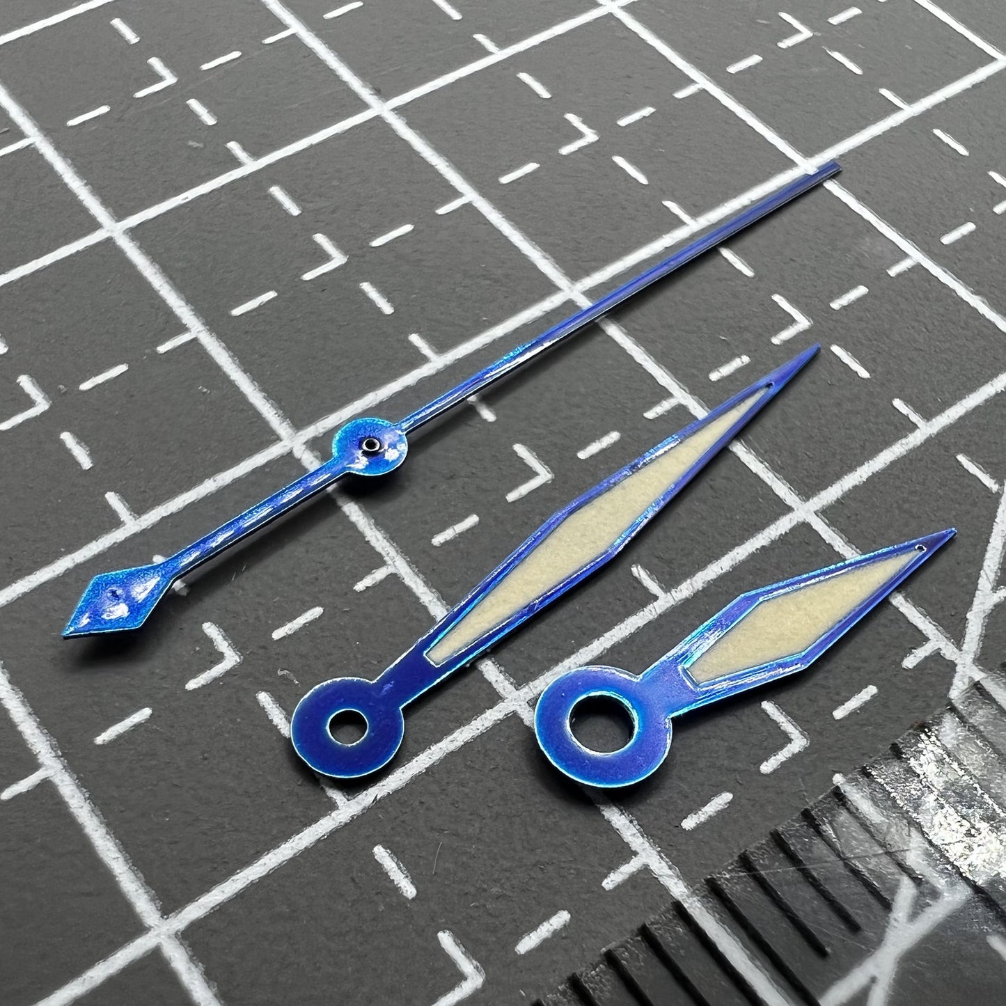 Diamantförmige blaue Umrandung orange Leuchtzeiger Set für ETA2836 2846 2824