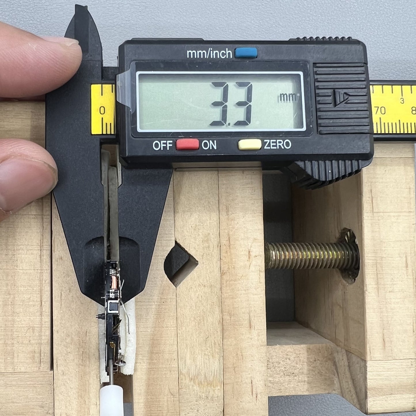 Seiko 7T85A quartz watch movement from Japan, precise and reliable mechanism for watches.