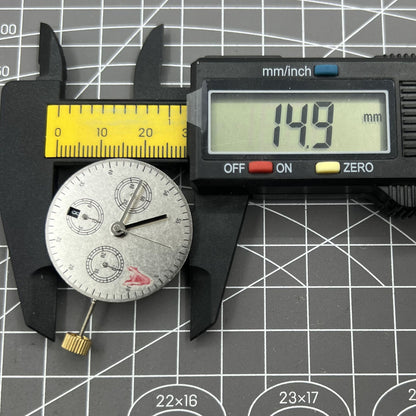 Dandong 7750 7753 automatic watch movement with single calendar at 6 o'clock, precise and reliable mechanism.