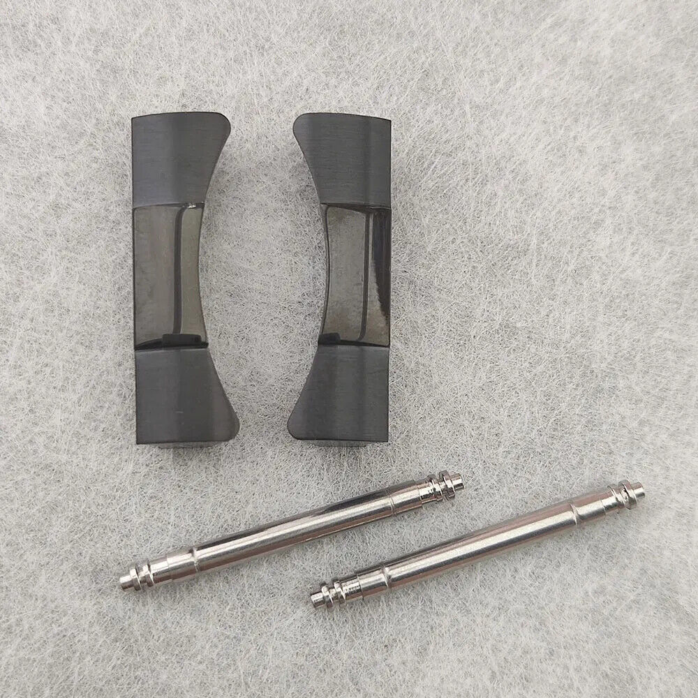 Curved end link connections for Daytona watch band, bracelet width 20/21mm, enhancing bracelet fit and style.