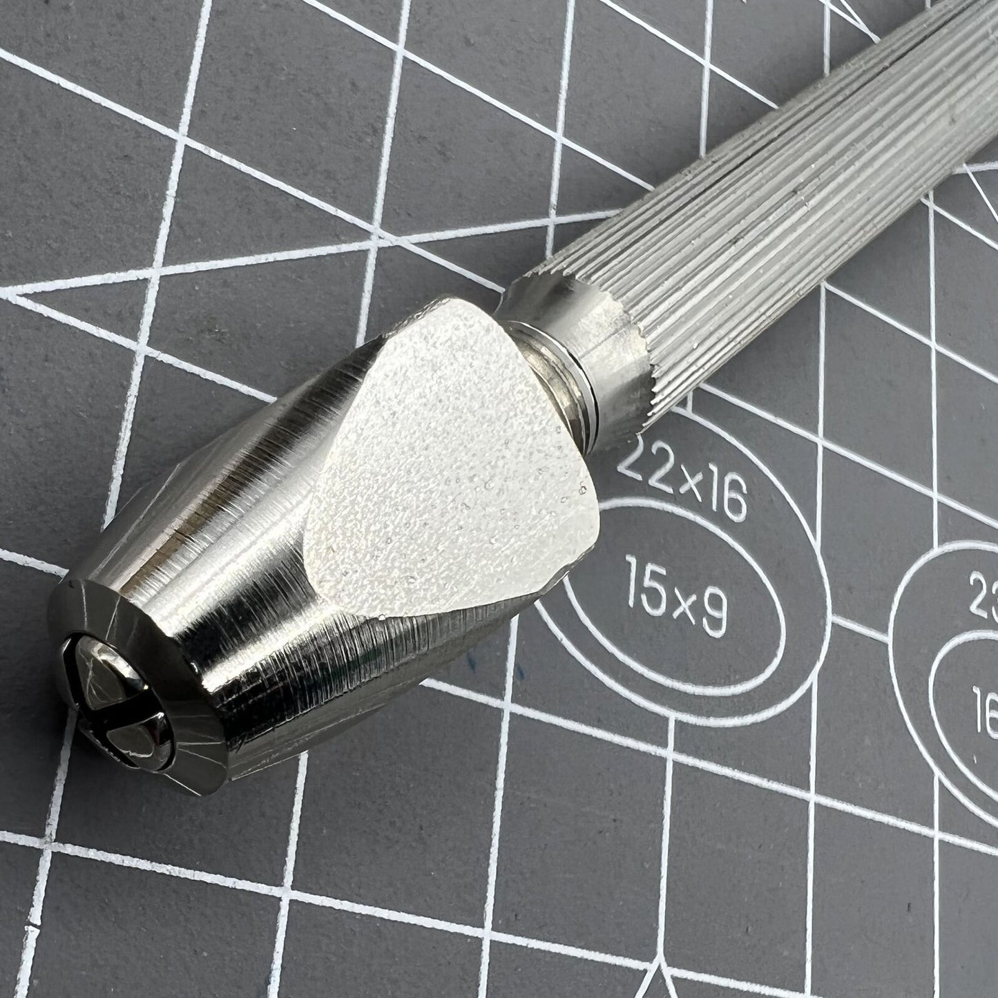 Bergeon 1842-17B pin vise with adjustable square head for precise watch part handling, sizes 0-1.20mm & 1.50-3.00mm