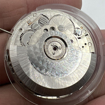 Tianjin Seagull ST2525 watch face with big date at 12 o?clock, automatic mechanical movement detail.