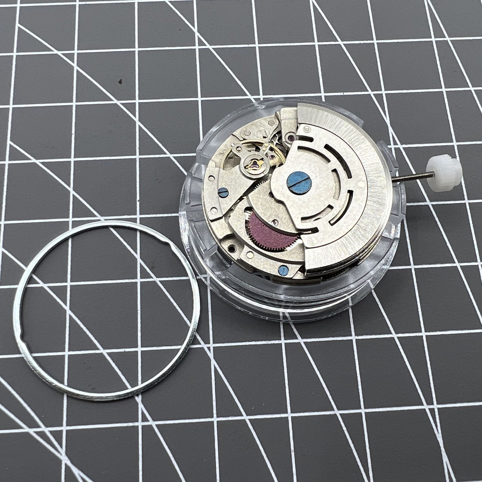 Mingzhu DG2813 silver automatic watch movement with three hands for accurate time display