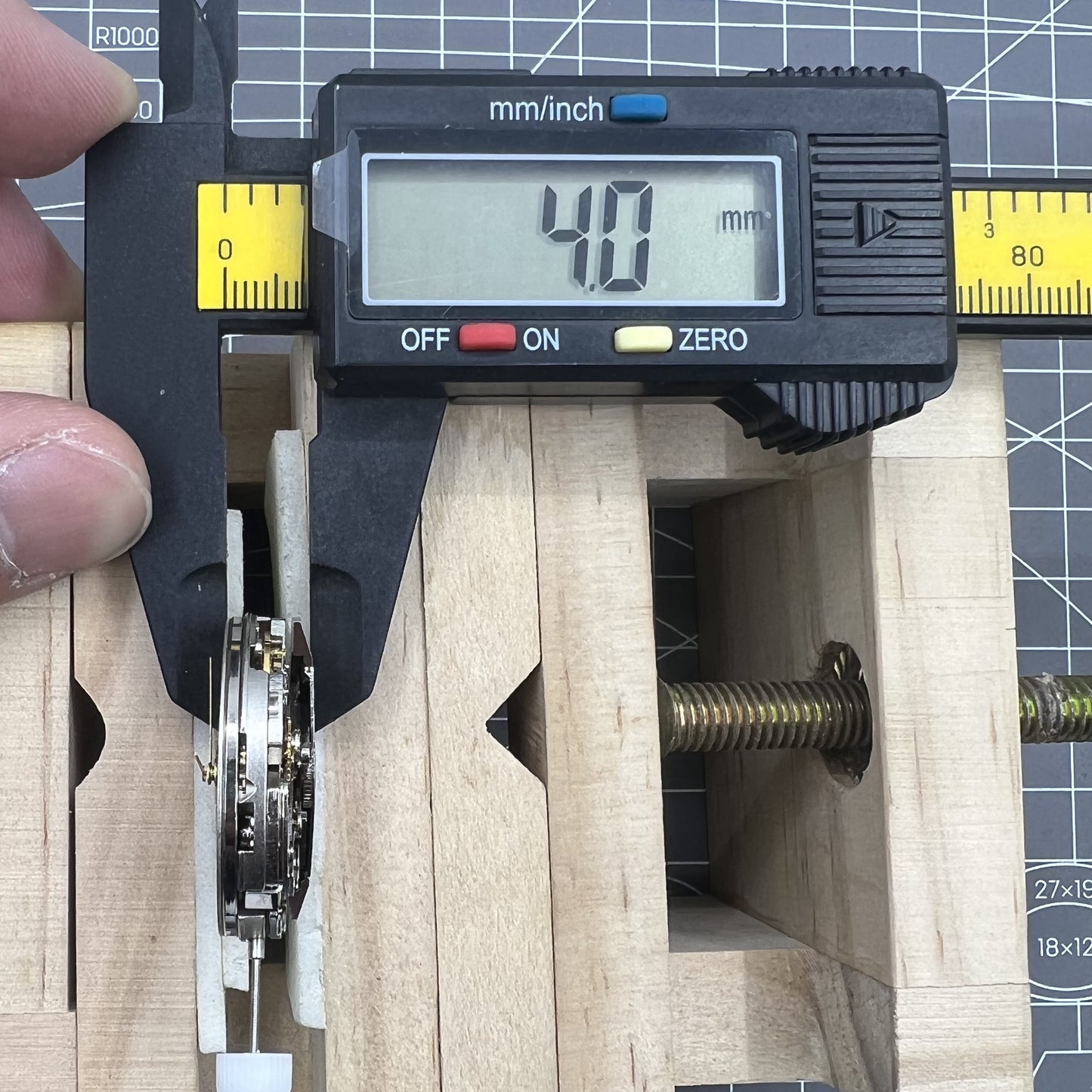 Automatisches mechanisches Uhrwerk Shanghai 7750 mit schwarzem Zifferblatt kleine Sekunde bei 9 Uhr Wochentag Datum