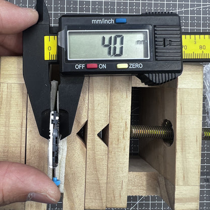 Japan Miyota 6N00 Quarzuhrwerk mit 3 Zeigern und Doppelkalendar ? pr�zises Uhrwerk f�r elegante Armbanduhren.