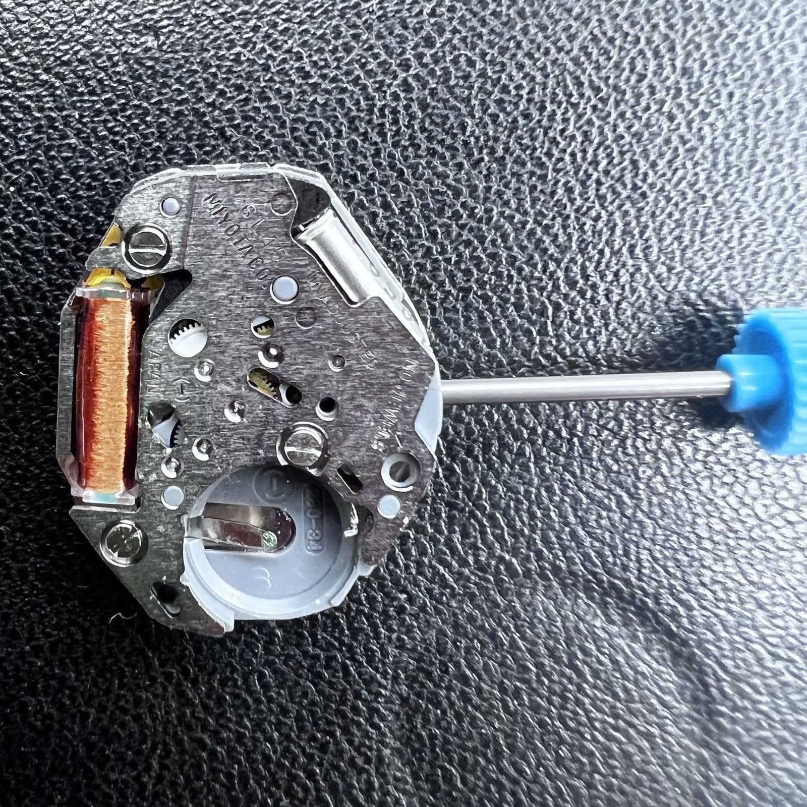 Miyota 6L45 quartz movement, 2-hands mechanism from Japan for precise watch accessories.