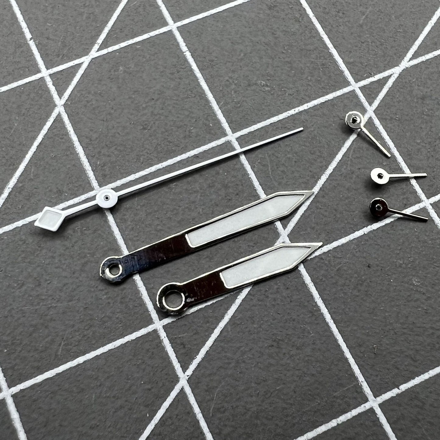 Silberwei�e L�nette mit Leuchtzeigern f�r VD53 VD54 VD57 Uhrwerk, 2er Set von SilberWei�e, ideal f�r Uhrenersatz