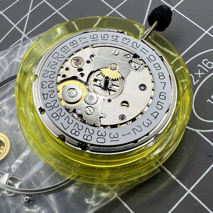 Seagull ST2130 automatic watch movement, silver finish, 28800VPH frequency, ETA 2824 compatible.