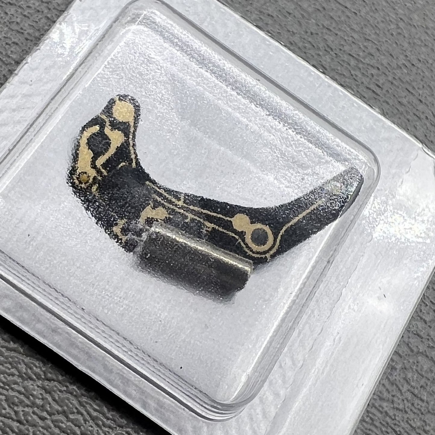 Swiss Leiterplatte for Ronda 6004B watch movement, precise replacement part for Ronda 6004D variant.