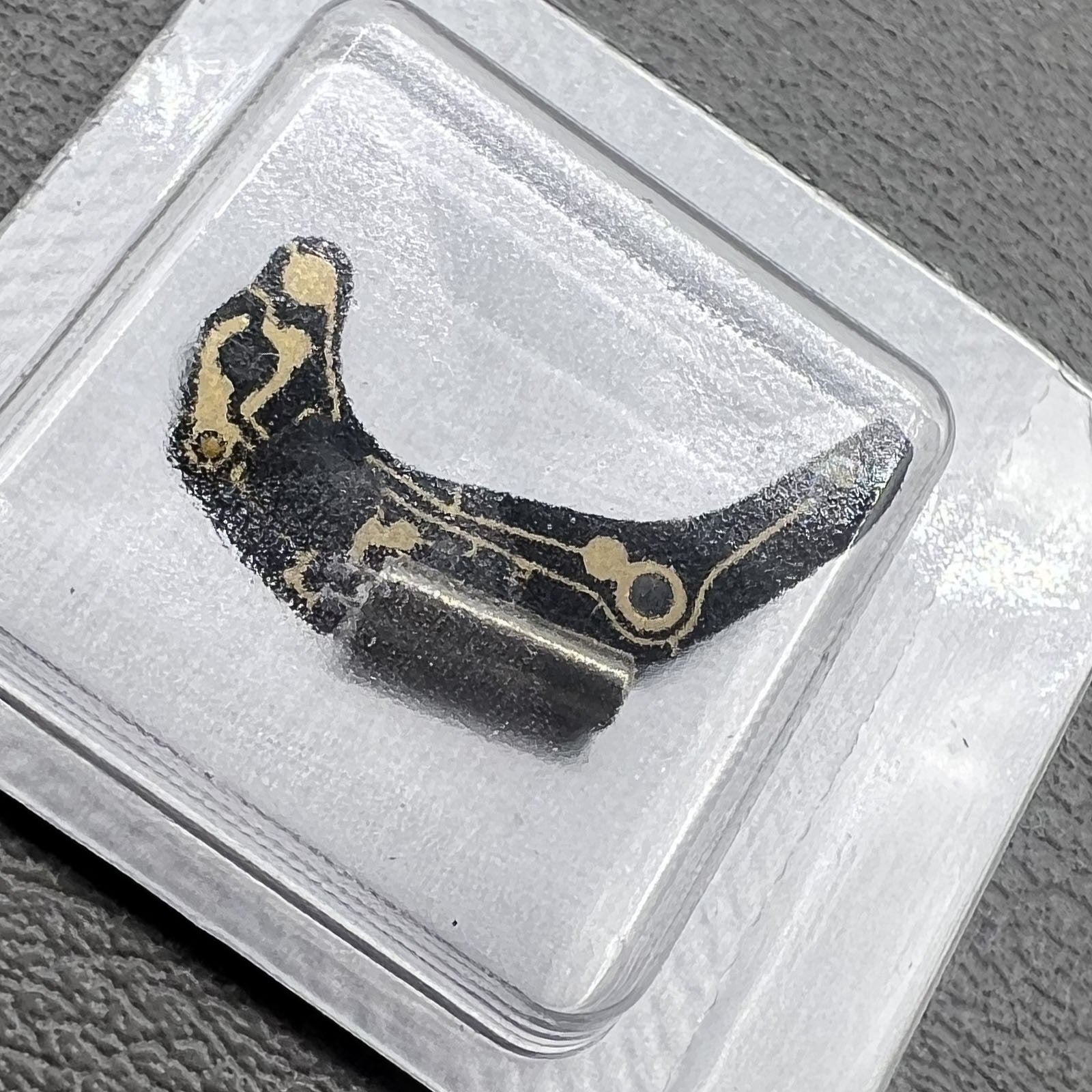 Swiss Leiterplatte for Ronda 6004B watch movement, precise replacement part for Ronda 6004D variant.