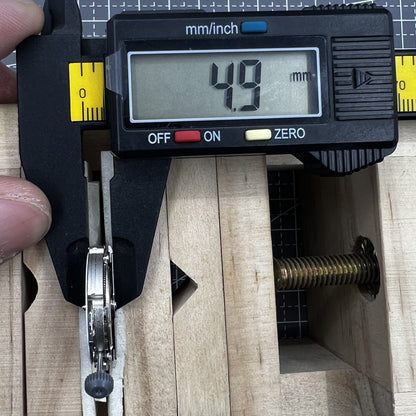 Automatisches mechanisches Uhrwerk Miyota Citizen 8215 mit weißem Zifferblatt und Datum bei 6 Uhr