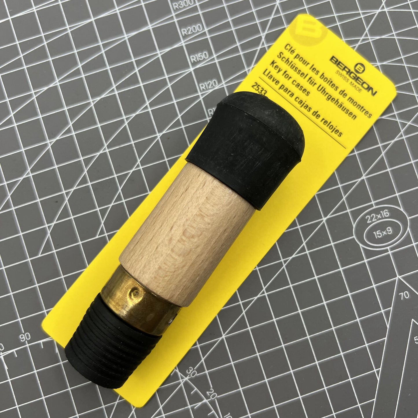 Bergeon 2533 rubber key, Swiss Made tool for waterproof watch case opening and closing.