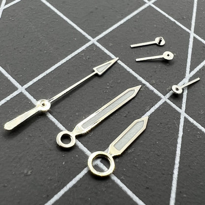 Aiguilles de montre à lumens verts avec garniture argentée pour mouvement à quartz argenté ISA 8162 et ISA 8172