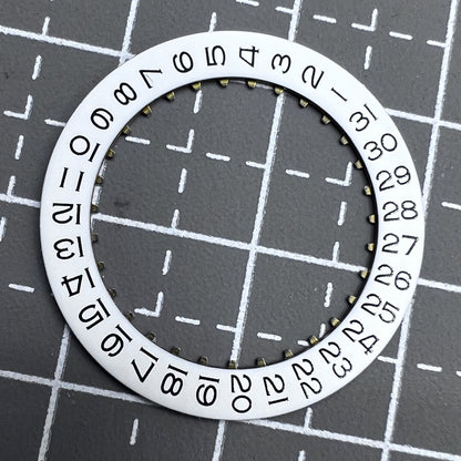 Wei�e Datumsscheibe mit schwarzer Schrift, Datum bei drei Uhr, passend f�r ETA2836 Uhrwerk, hochwertige Pr�zision.