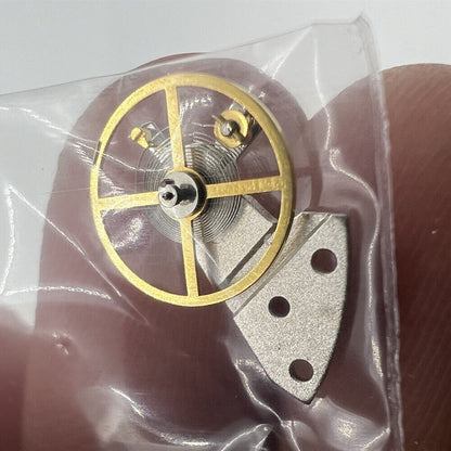 Complete balance wheel with splint for Mingzhu 2813 8205 movement, precision watch accessory.