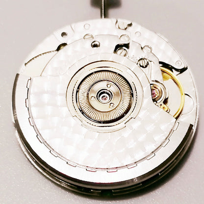 Tianjin Seagull 2892-2 watch movement with single date calendar for accurate timekeeping.