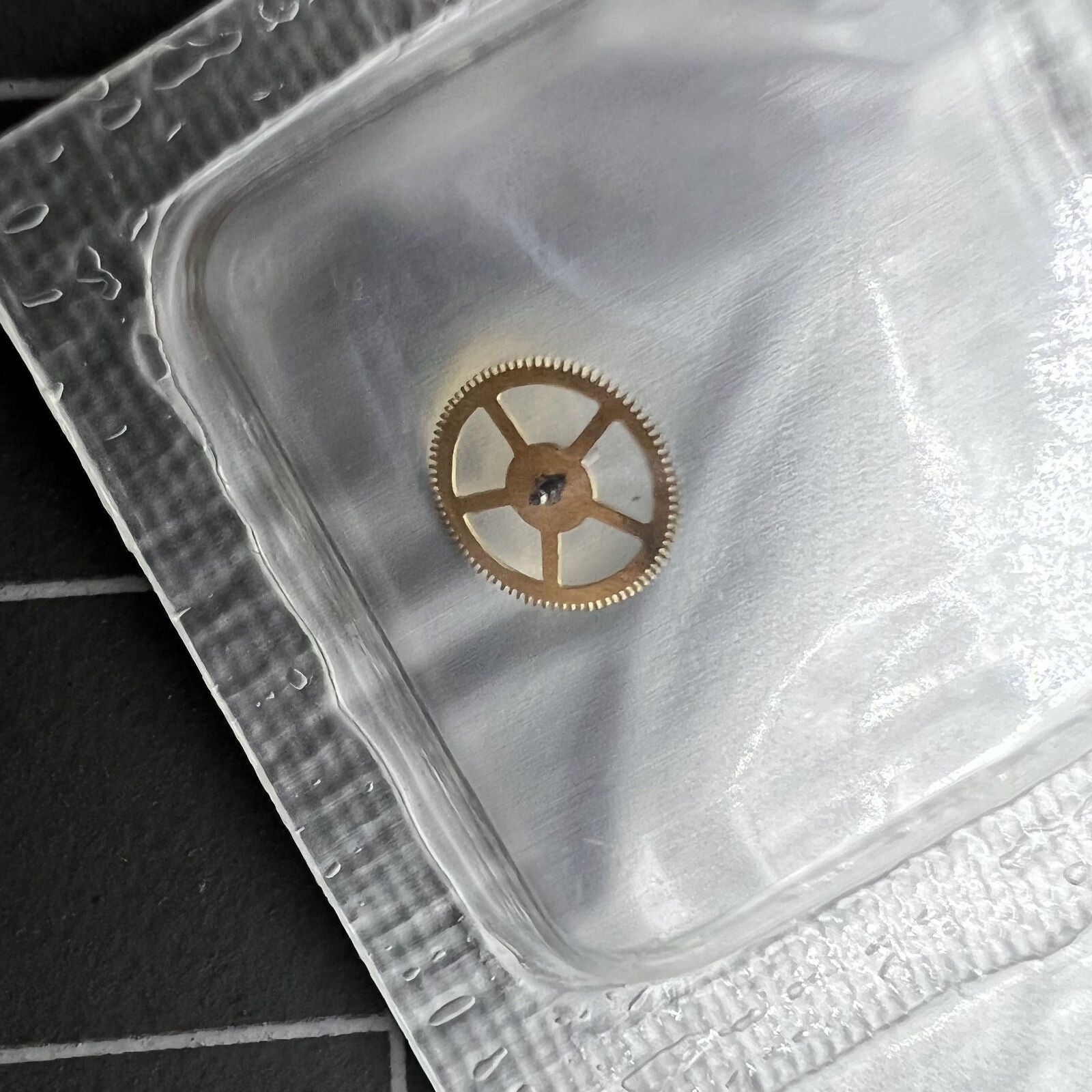 Reverser Fourth Wheel for Movement 8200, essential watch spare for accurate timekeeping performance.