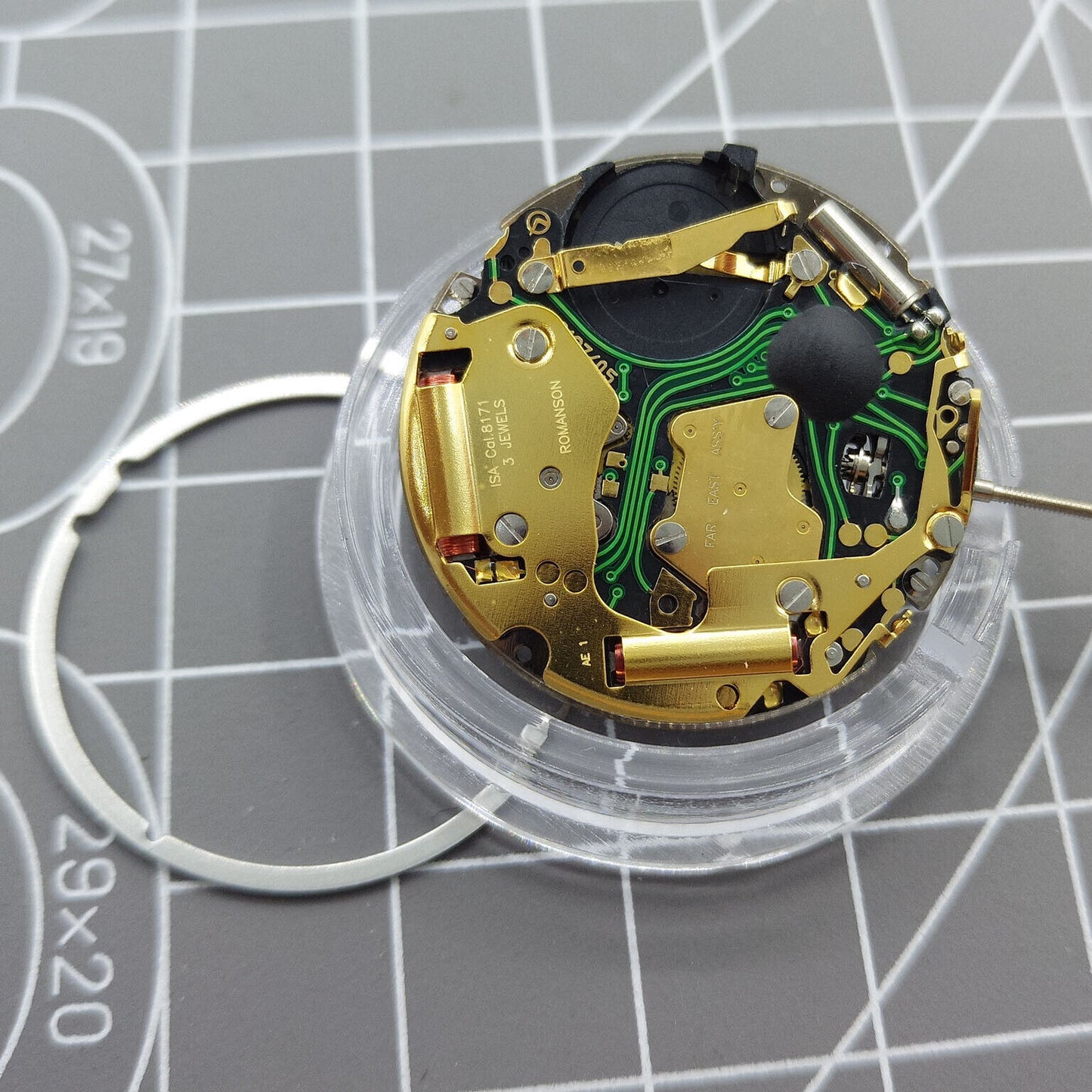 Swiss Made ISA 8171 quartz watch movement with date display at 4 o'clock, multifunctional for precise timekeeping.