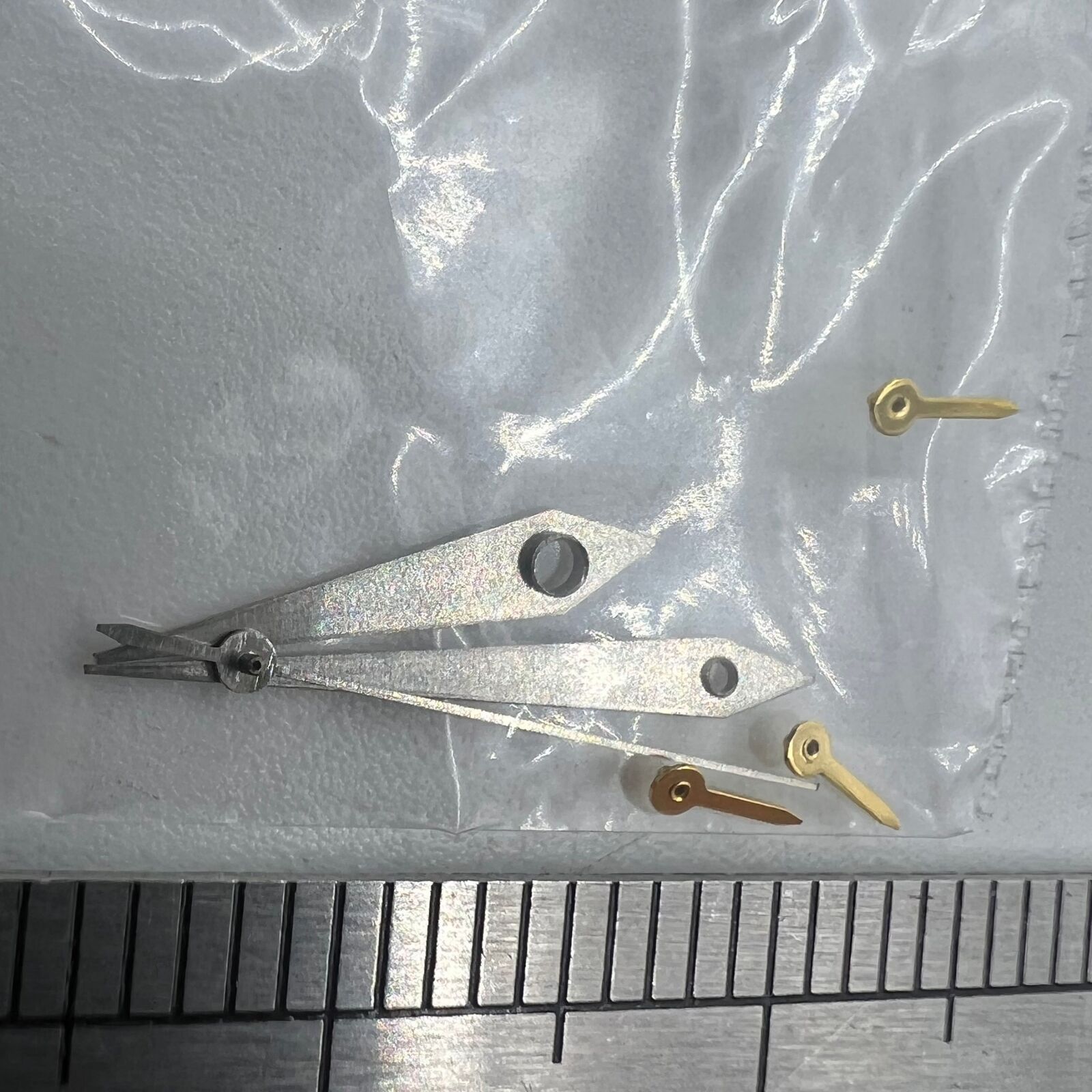 Matte silver 11.5mm arrow-shaped watch hands for VX3J VX9J VX7J VX3N VX9N movements, precise fit and stylish design.