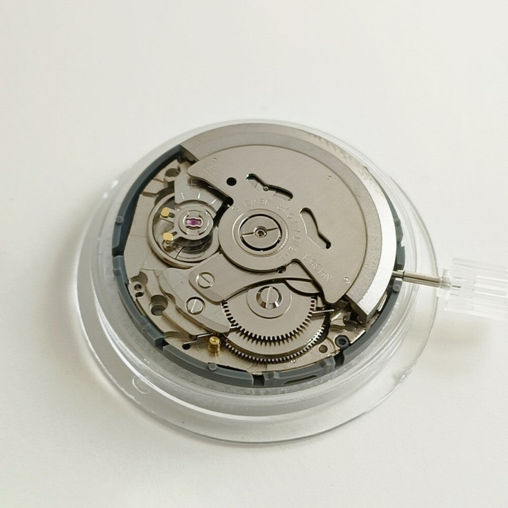 NH35A automatic mechanical movement with golden date, crown at 3 o'clock, compatible with SKX007 watches.