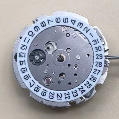Citizen 8200/8215 watch movement with single calendar date at 3, Japanese precision for watch repair.