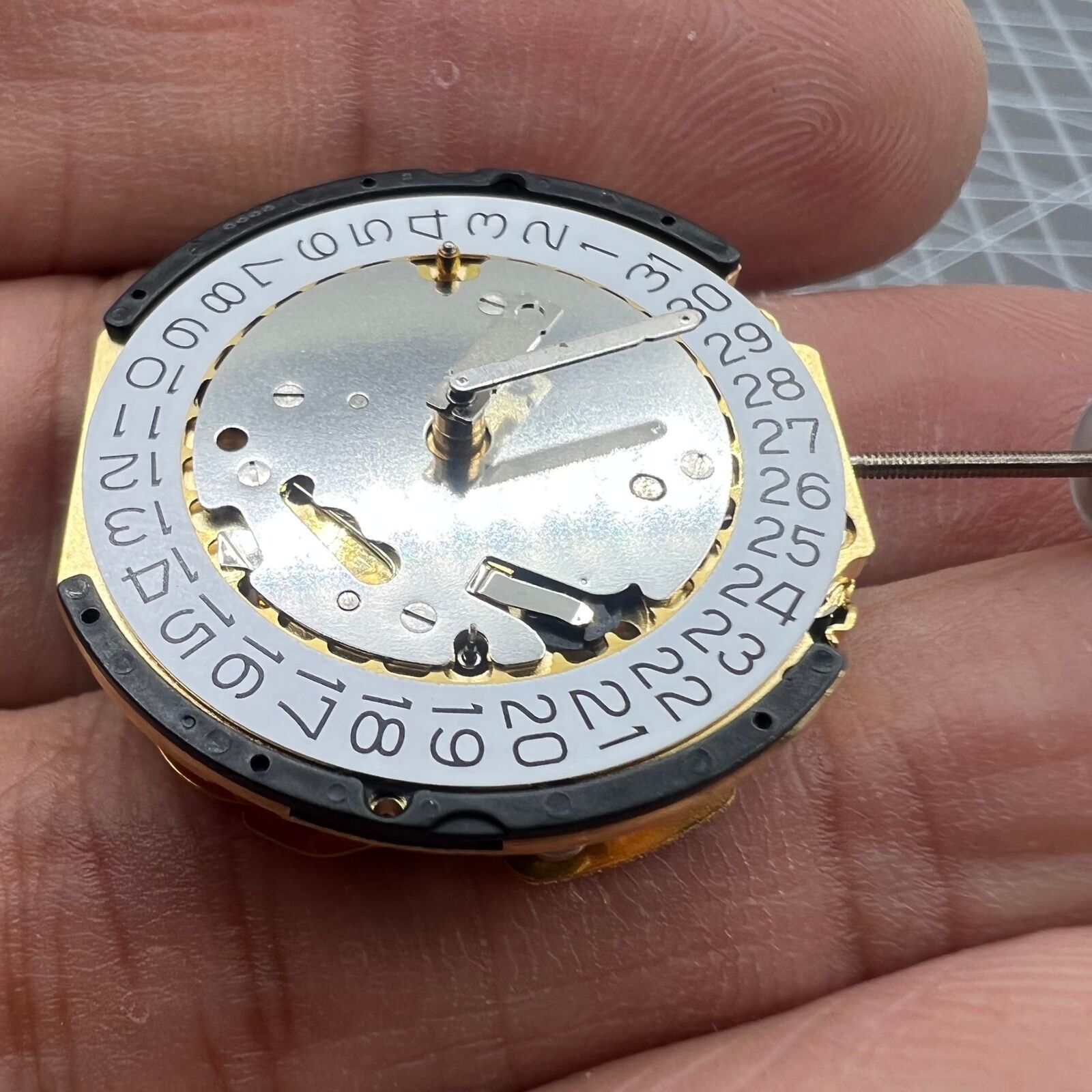 Ronda 3520D Swiss quartz movement for precise watch accessory timing.