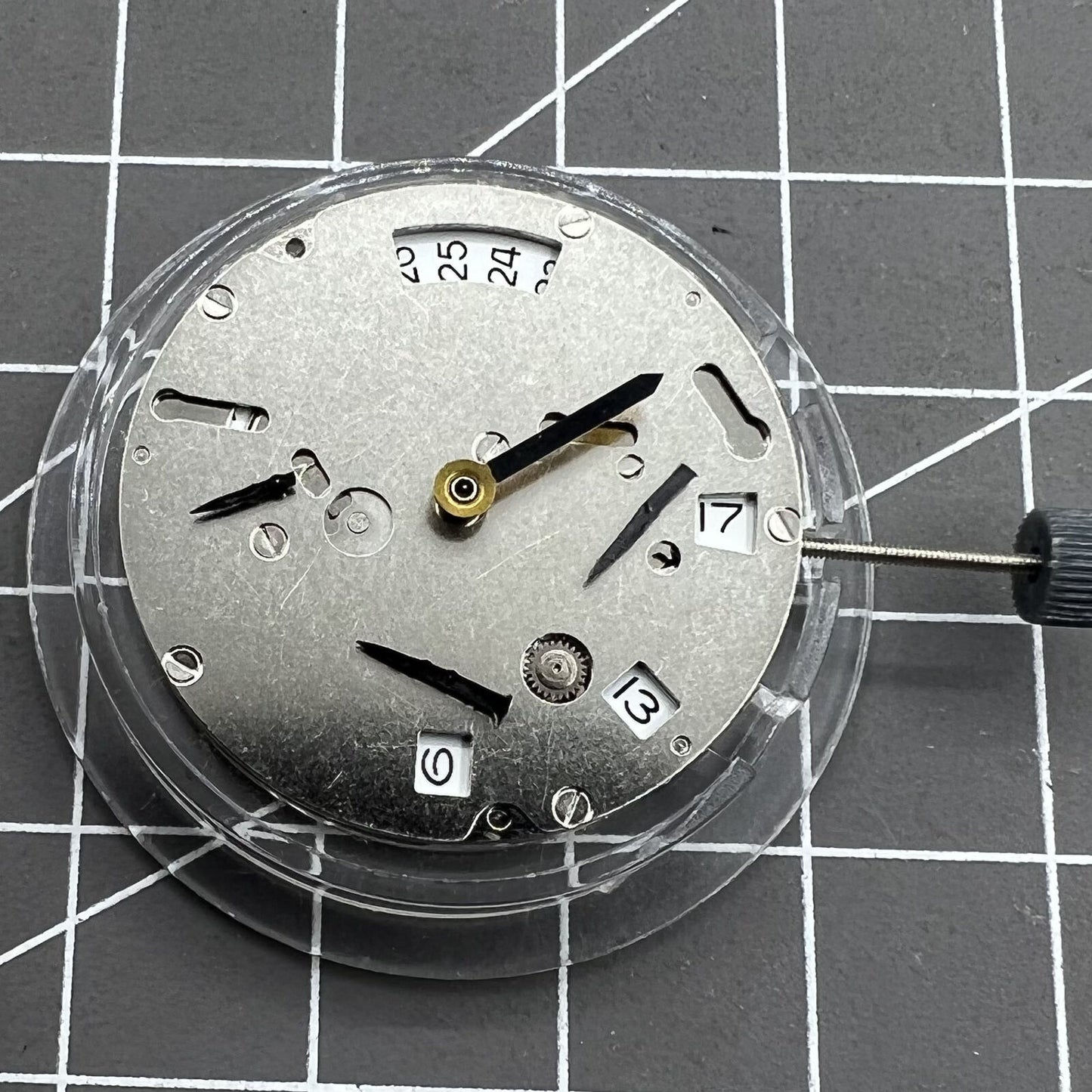 NN8205 3836 automatic watch with Nanning 2813 mechanical movement, durable and precise timekeeping.