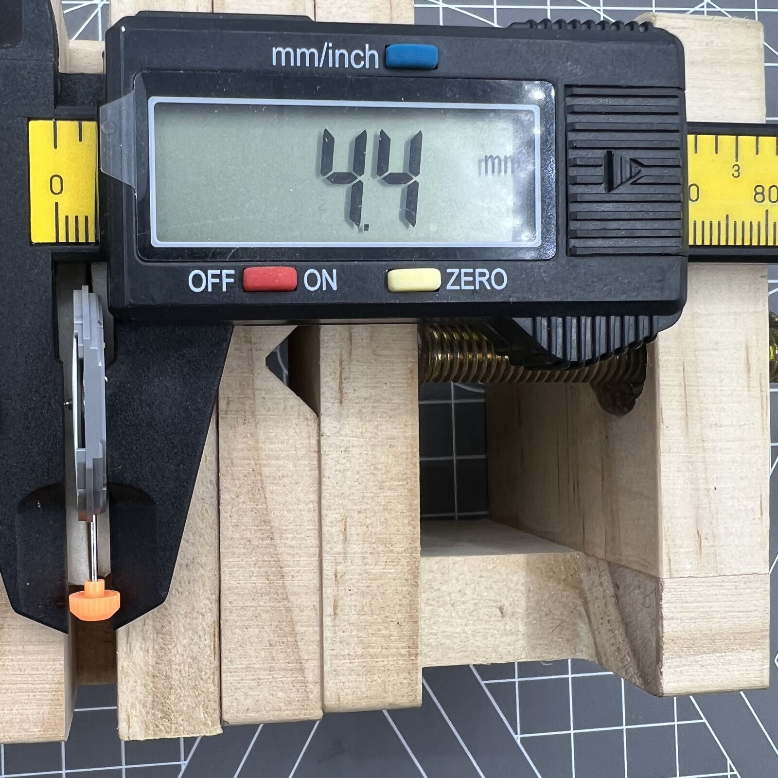 Miyota GR02 quartz watch movement, precision Japanese-made part for accurate timekeeping and repair.