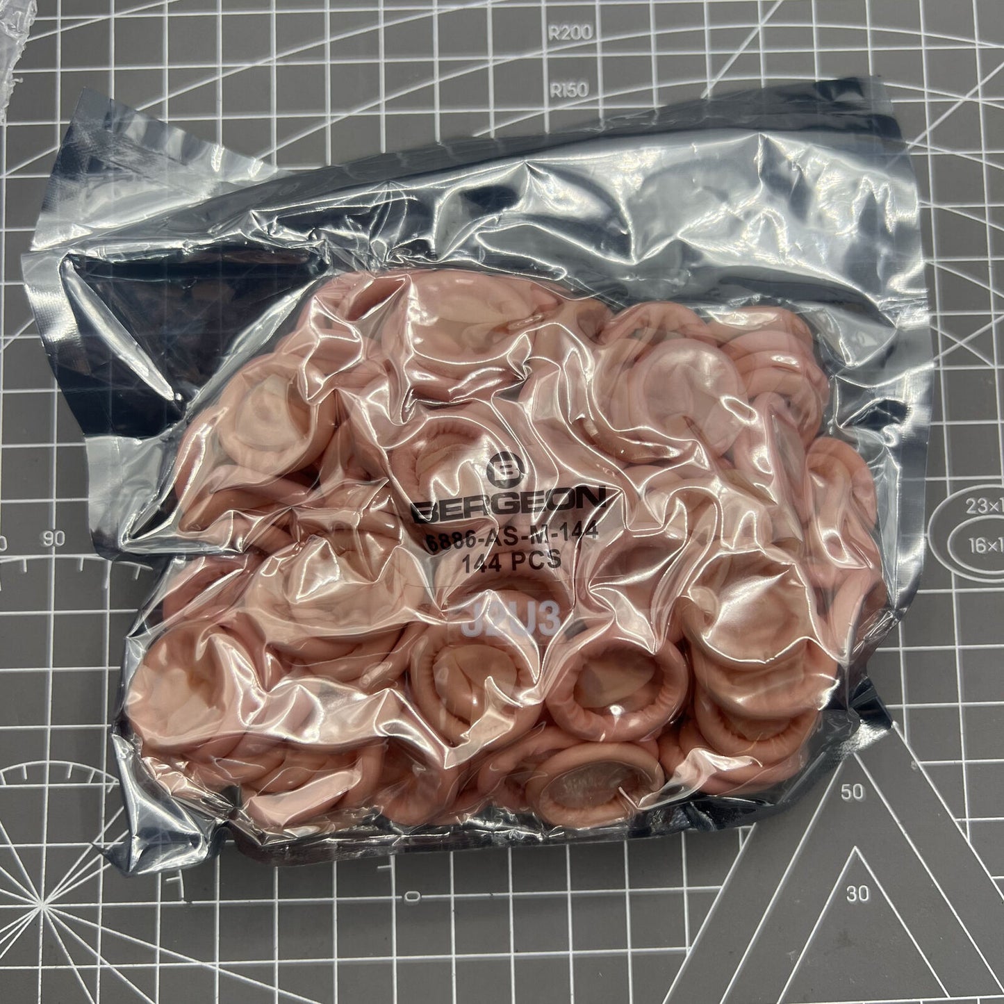 Bergeon 6886-AS-M rubber finger thimbles for watch repair, pack of 144 pieces, anti-slip protection