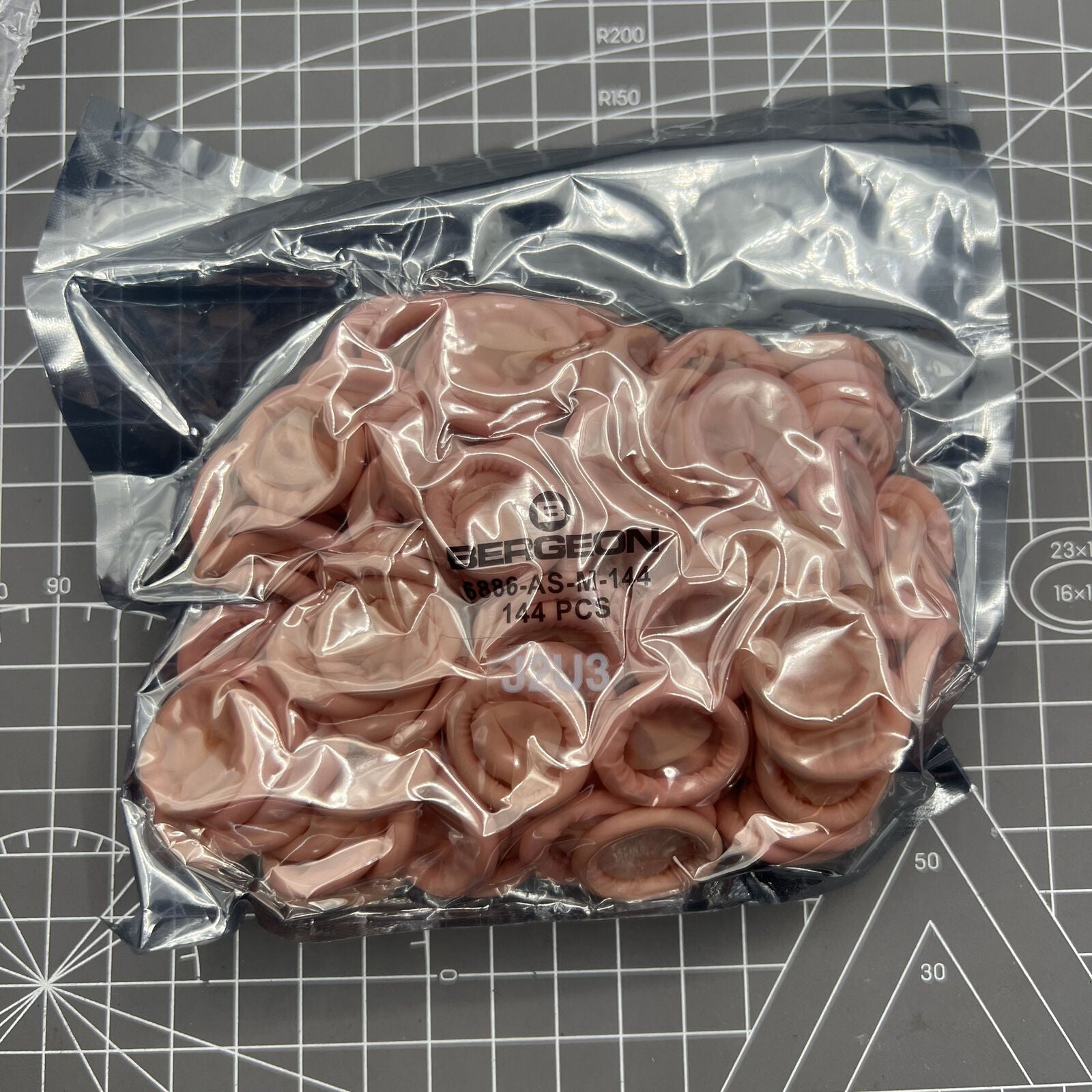 Bergeon 6886-AS-M rubber finger thimbles for watch repair, pack of 144 pieces, anti-slip protection