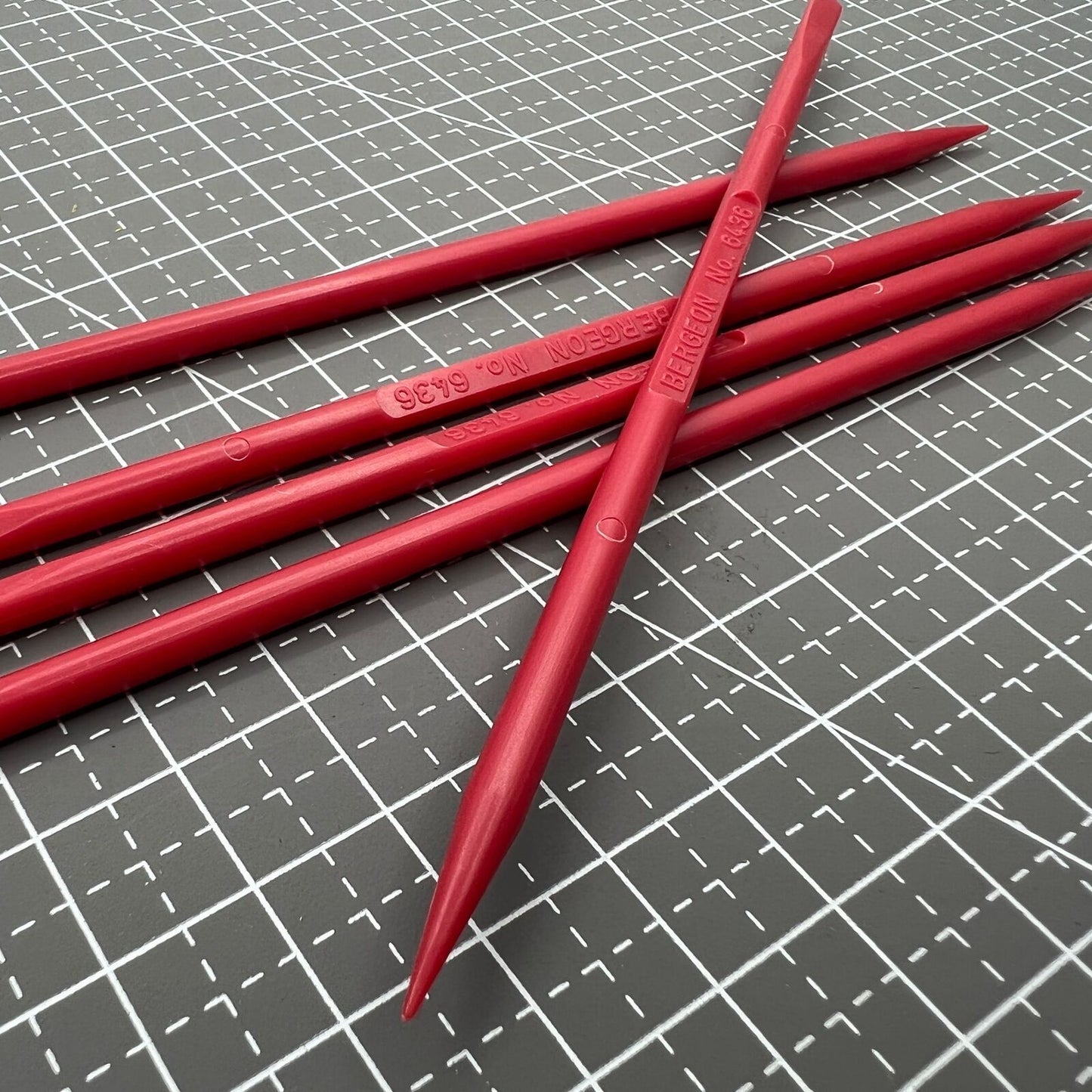 Set of 5 Bergeon 6436 polystyrene cleaning sticks for precise watch maintenance and delicate care