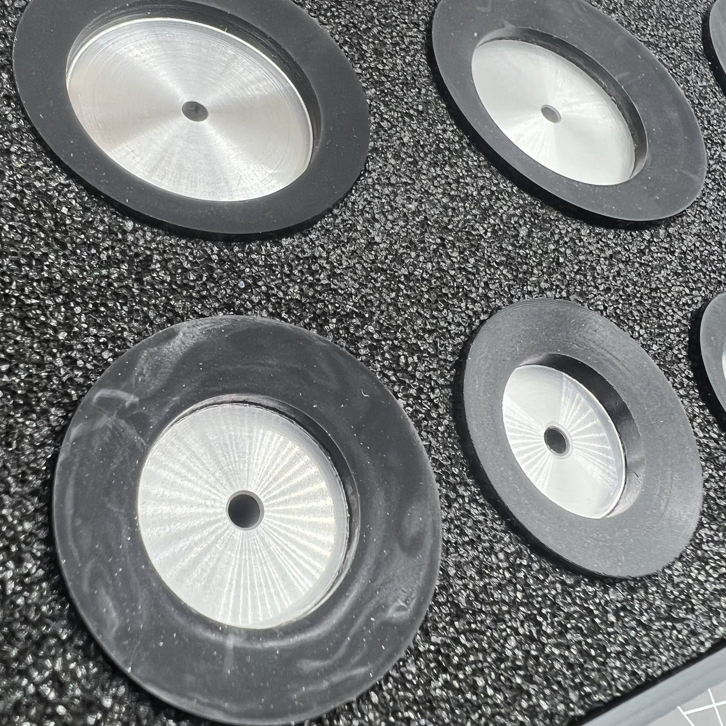 Bergeon Swiss 5700-52 Soft Upper Suction Dies 9 Rundköpfe Adiprene