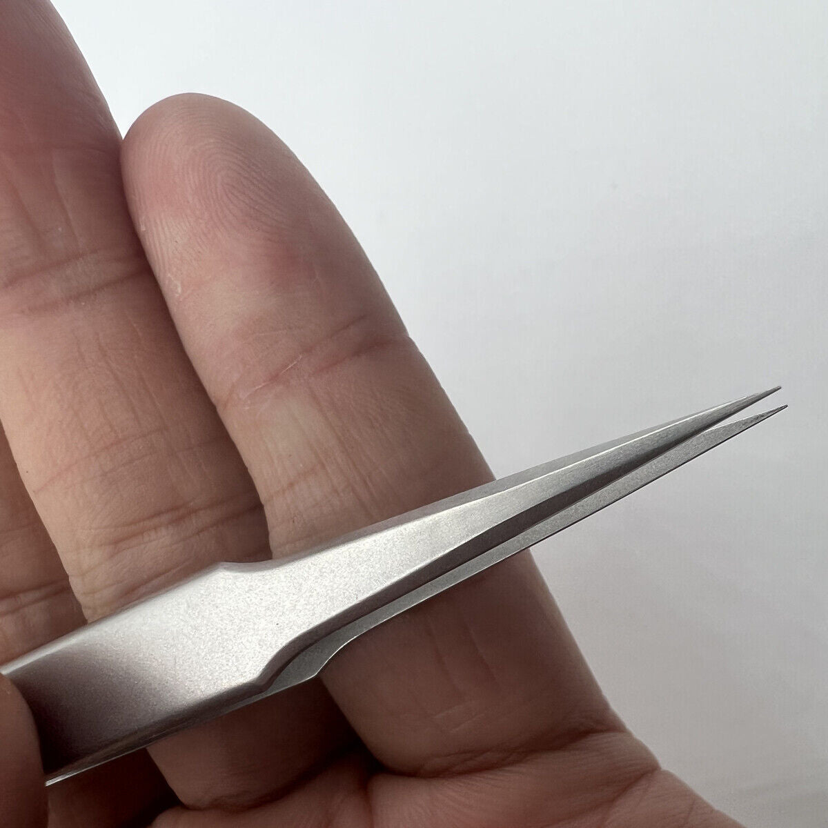 Bergeon 7026-2 antimagnetic tweezer with fine point for precise watch repair and delicate accessory handling.