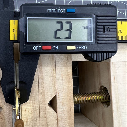 Swiss Made Ronda 6004D quartz watch movement with date display at 3 o?clock, precision timing accessory.