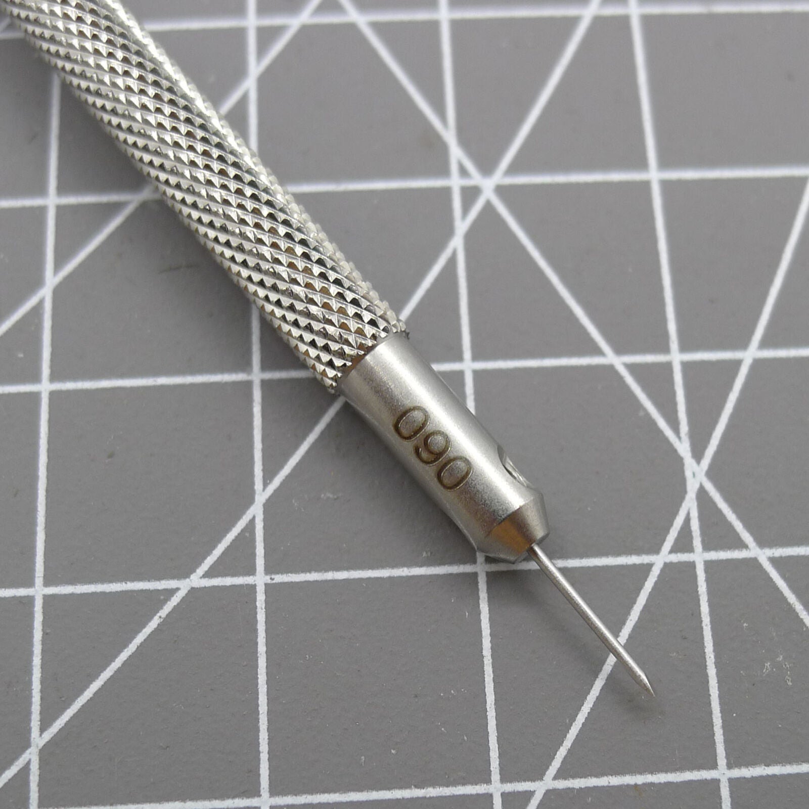 Swiss Bergeon ergonomic screwdriver �0.60 mm for precise watch repairs, ideal for delicate accessory adjustments.