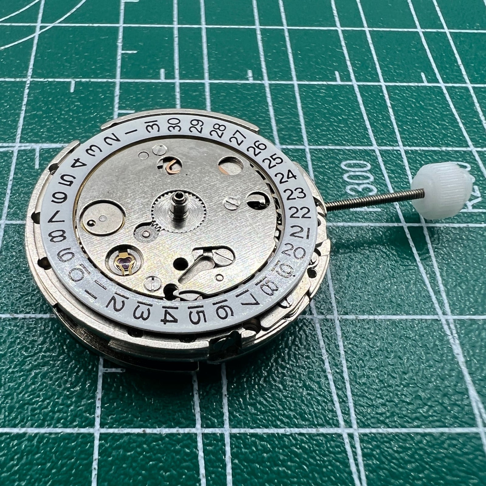 2813 mechanical watch movement by China Precision, featuring single calendar date display at 3 o'clock
