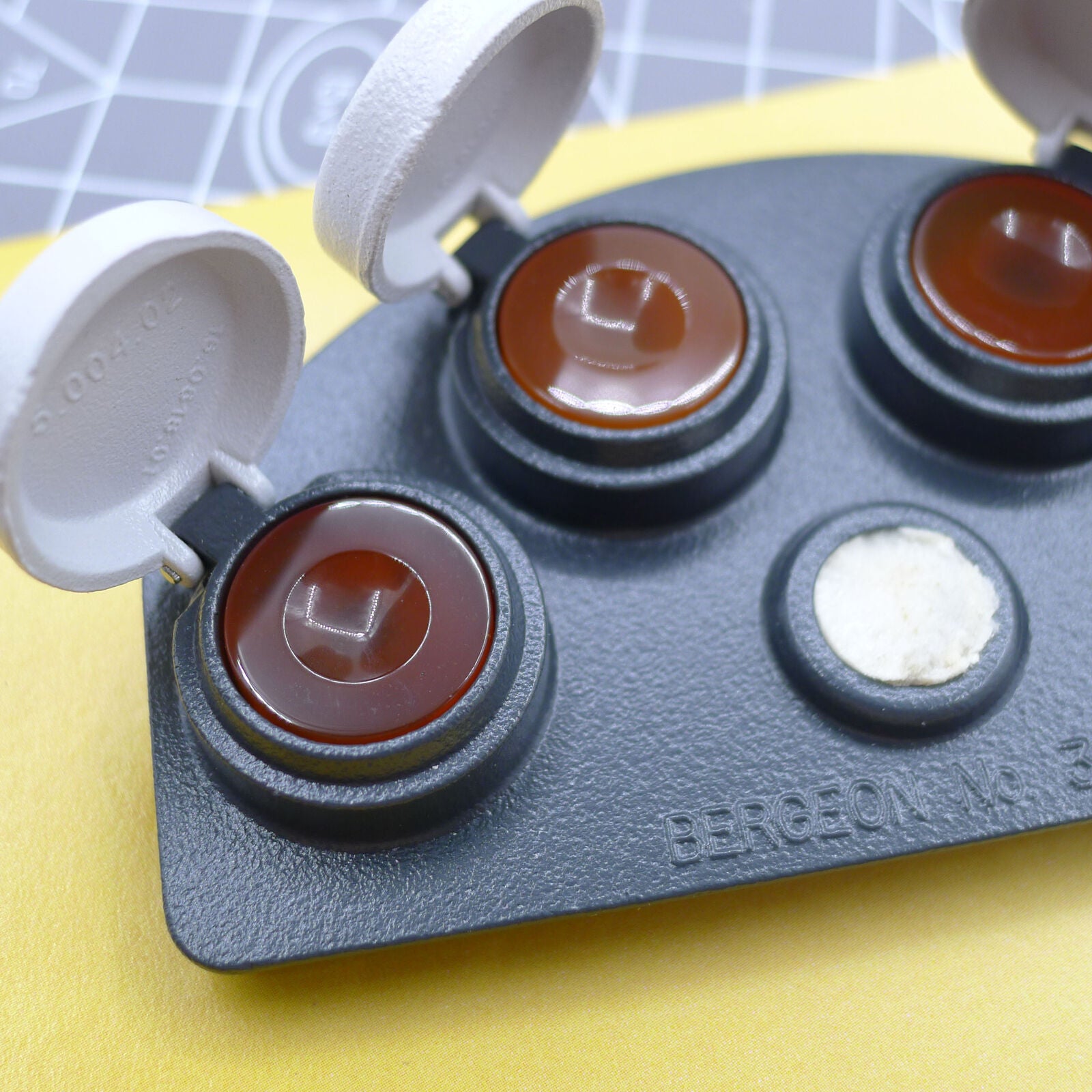 Bergeon 30180-A Swiss Made die-cast watch oil dip oiler stand for precise lubrication of watch components.