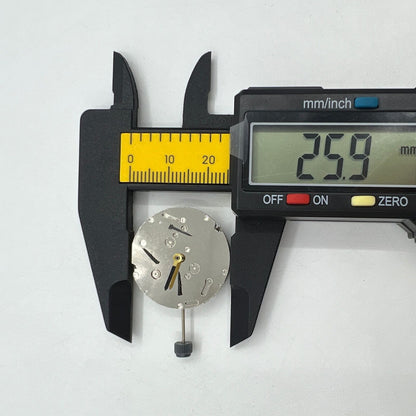 DG2813 watch movement close-up showing automatic mechanical design with 3 big hands and small seconds at 6 o'clock, no calendar.