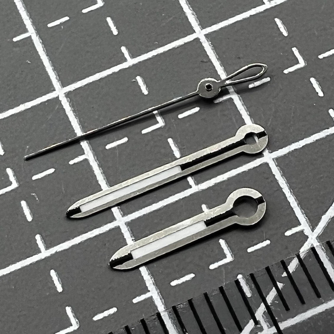 Silver trim watch hands set designed for ETA 2824 2834 precision movements, ideal for replacements.