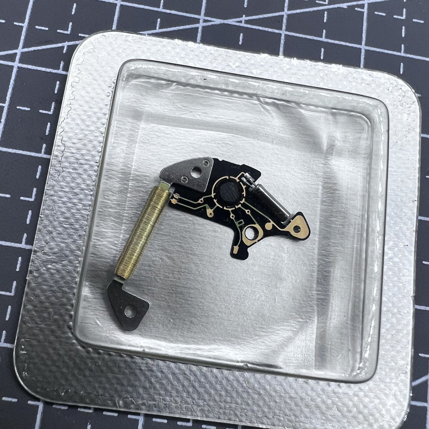 Swiss Leiterplatte compatible with Ronda 1009 1019 quartz movement for precise watch repair.