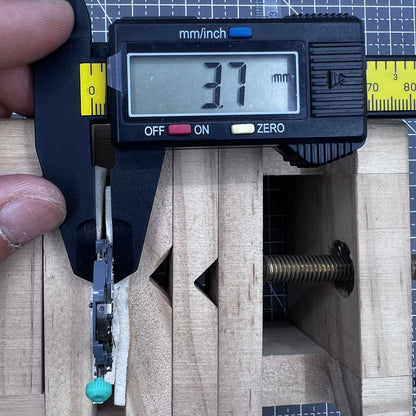 Miyota OS70 multifunctional quartz watch movement, no calendar, used condition, precise timekeeping accessory.