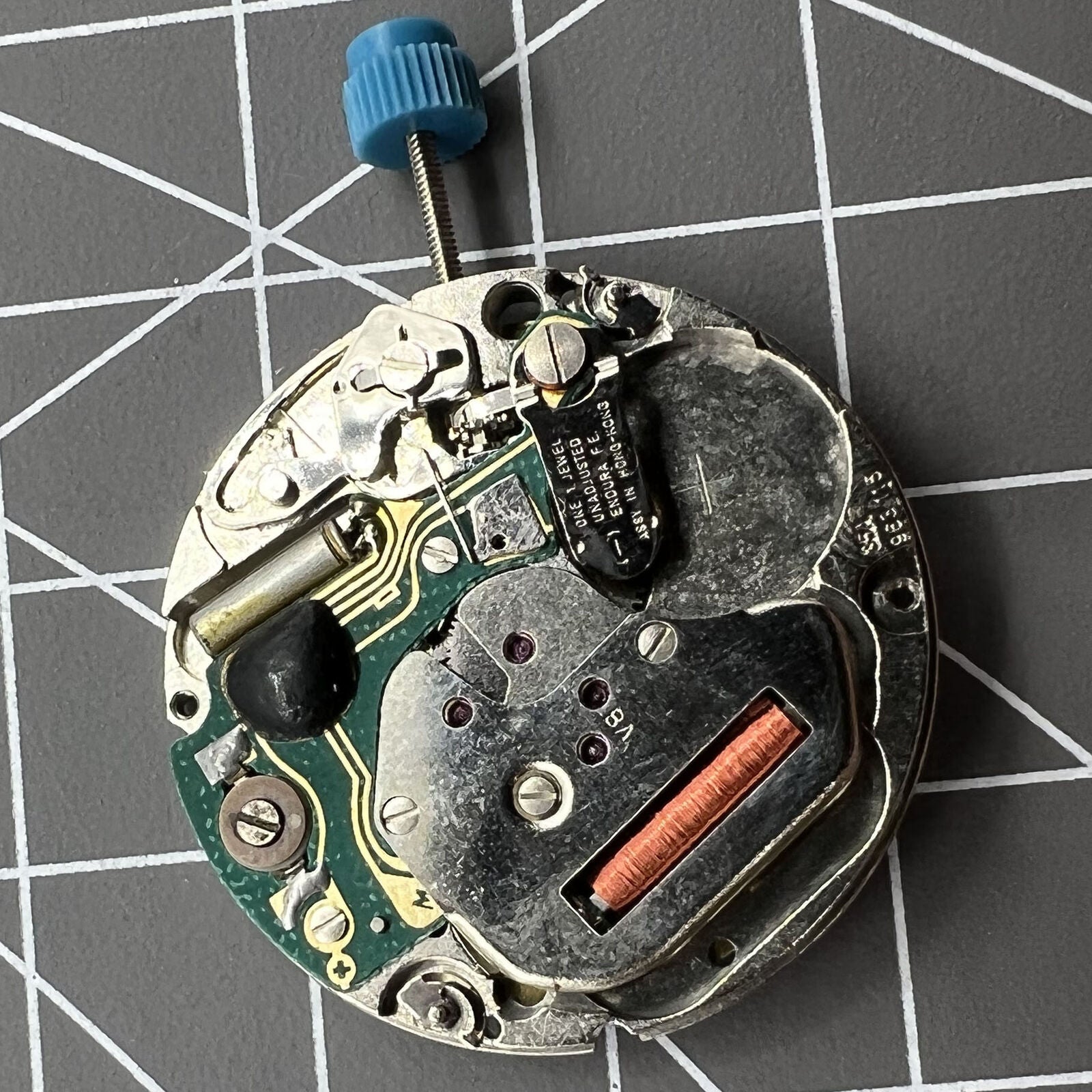 Swiss Made ETA 963.116 quartz watch movement featuring single calendar at 3 o'clock, ideal for accurate timekeeping in watch accessories.