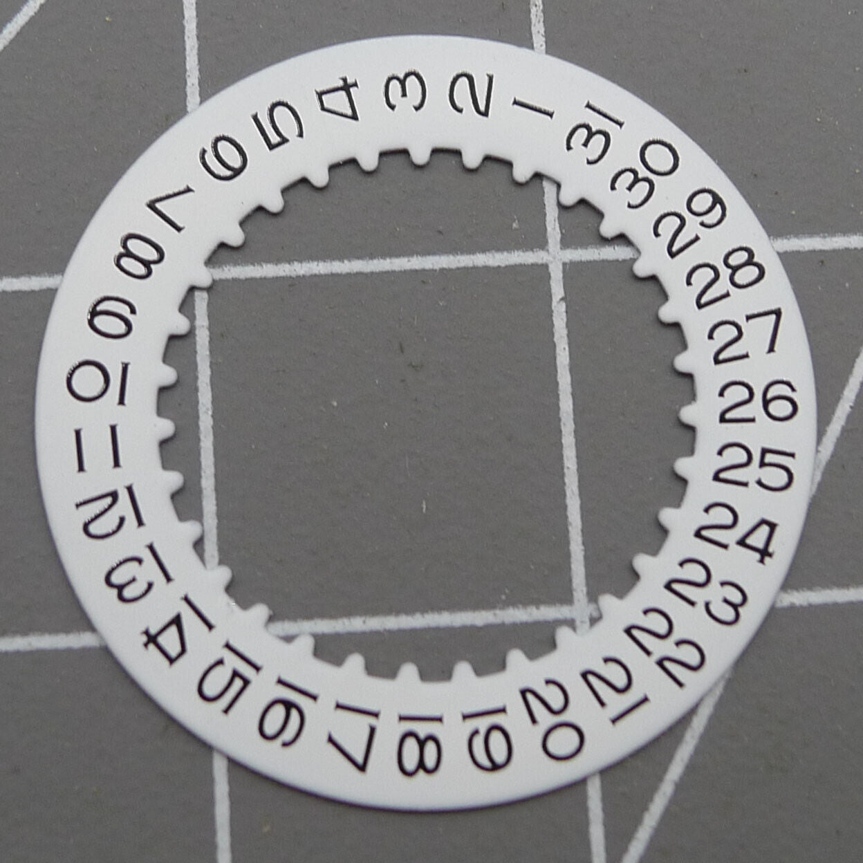 Replacement white date disk wheel for RLX 3235 watch movement, compatible with various watch models.