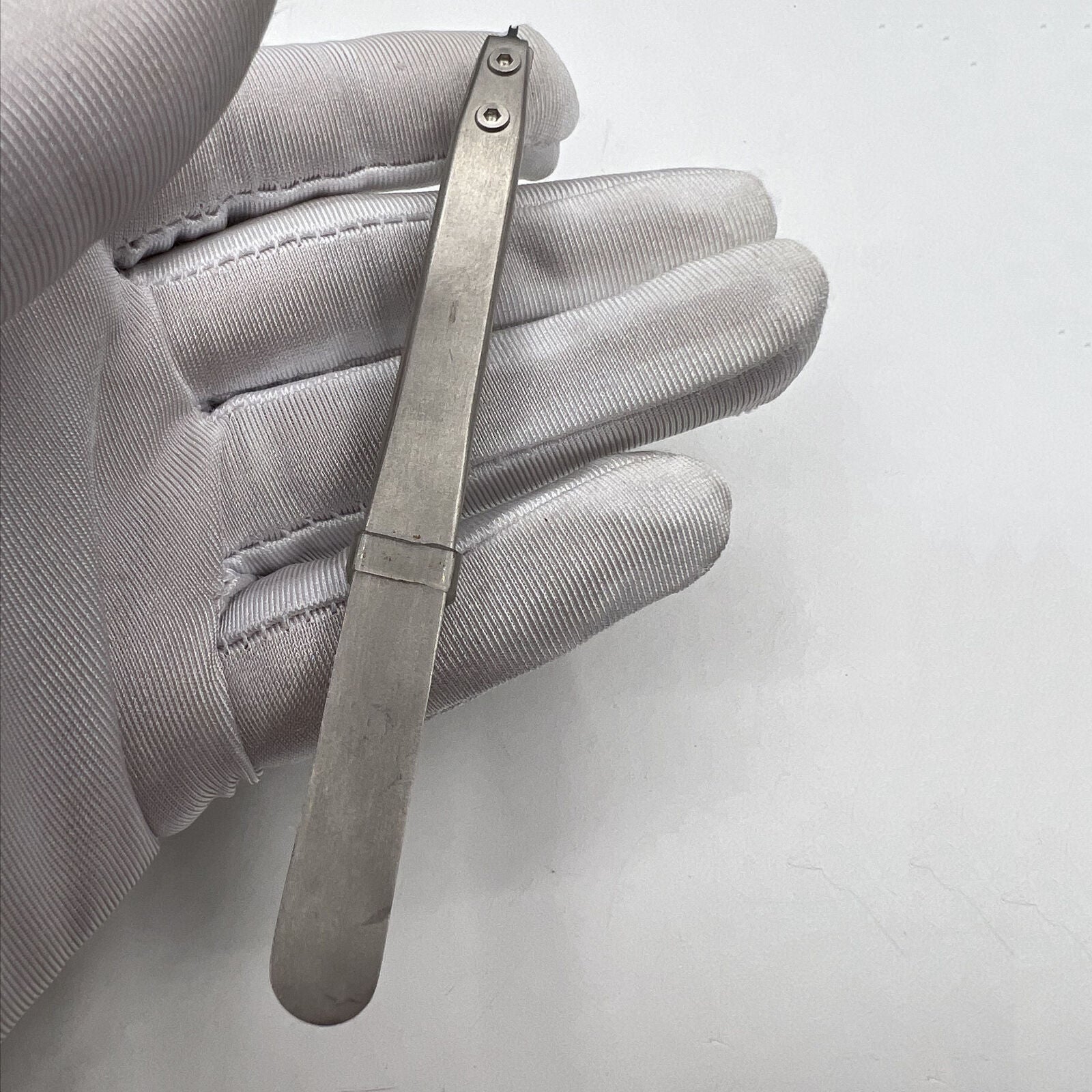 Bergeon 7825 precision spring bar tweezer for easy watch lug removal and fitting.