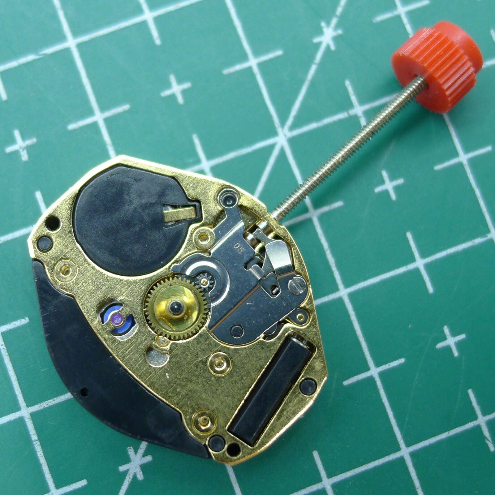 Wholesale ETA 902.002 quartz watch movement with 2 hands, Swiss precision for watch accessories.