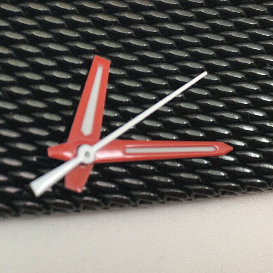 Red-trimmed watch hands with green luminous fill for Miyota 8215 & DG2813 movements, ideal for watch repair.