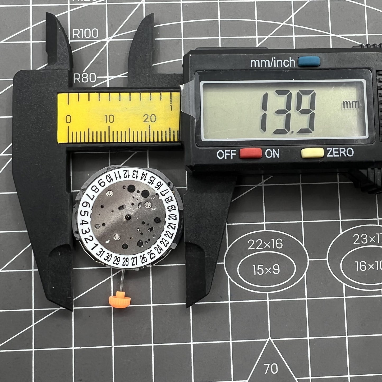Miyota JP21 Quartz watch movement with date display at 3 o'clock for precision timekeeping.
