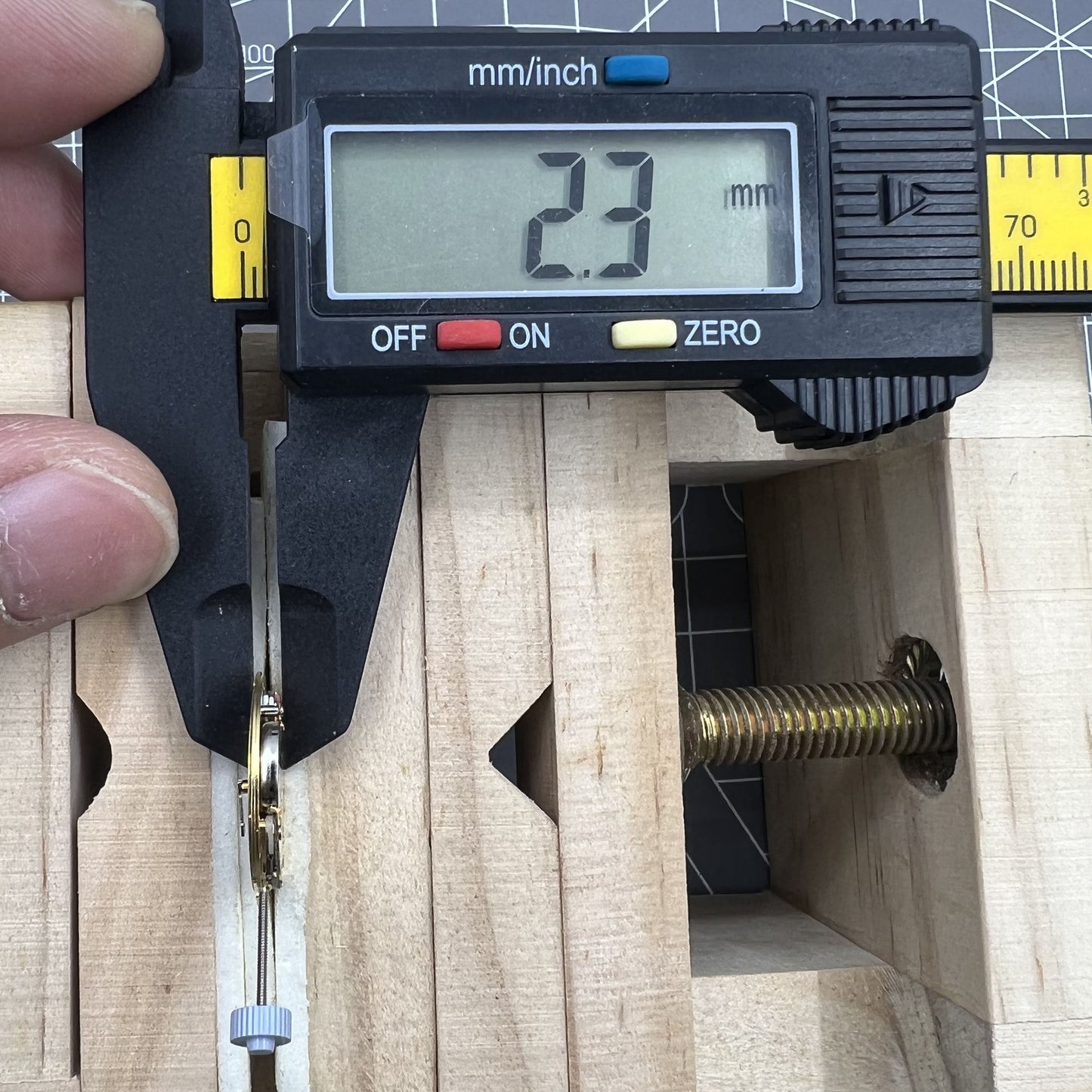 Montre à quartz Ronda 785 à 3 aiguilles, date à 3 heures, mouvement HCP2 de fabrication suisse